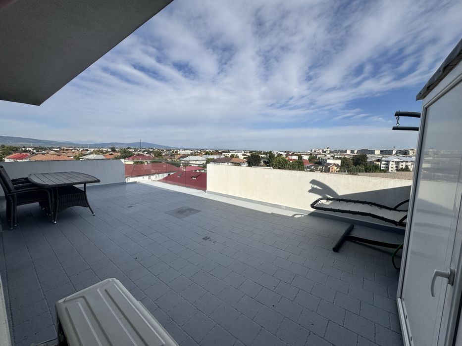 Inchiriez apartament