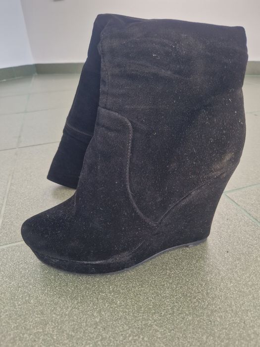 Дамски чизми в черен цвят