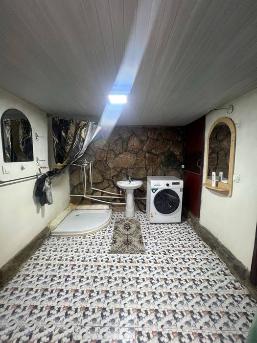 Чимган дача togʻ bagʻrida joylashgan