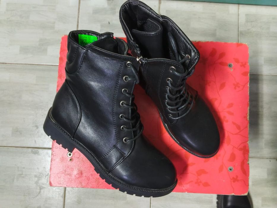 Продам женскую обувь