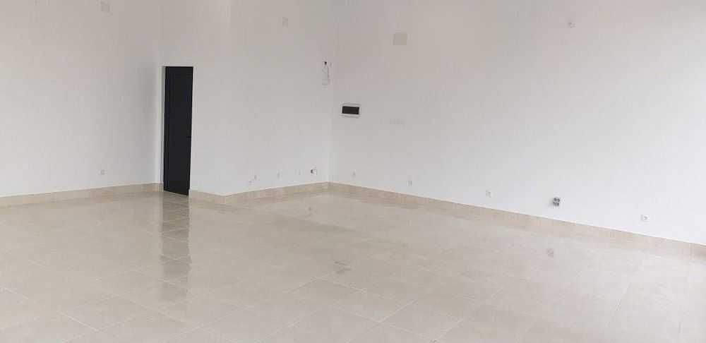 Дава се под наем Магазин в Пловдив, Кършияка - 85 кв.м за 1495.83 € - Снимка #5