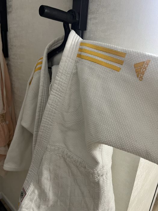 Продаю кимоно адидас для дзюдо