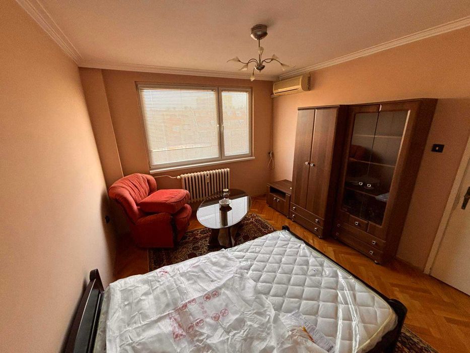 Дава се под наем Тристаен апартамент в София, Център - 88 кв.м за 650 € - Снимка #4