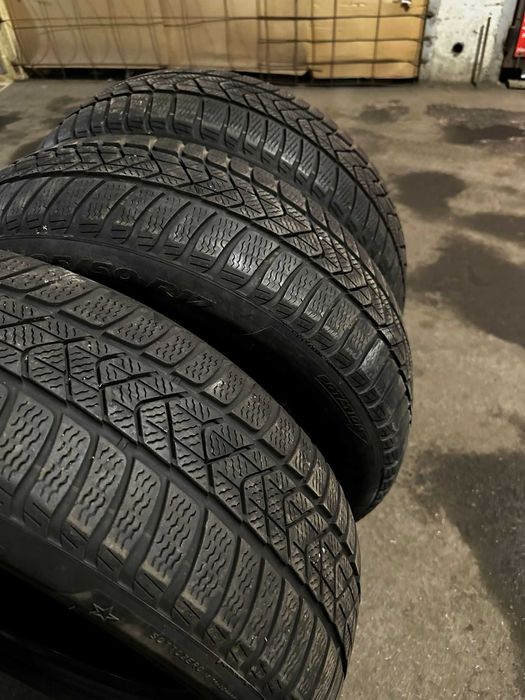 Зимни гуми 3 броя Pirelli Sotozero 205/60/R17