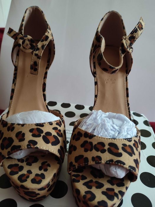 Дамски сандали shoe box