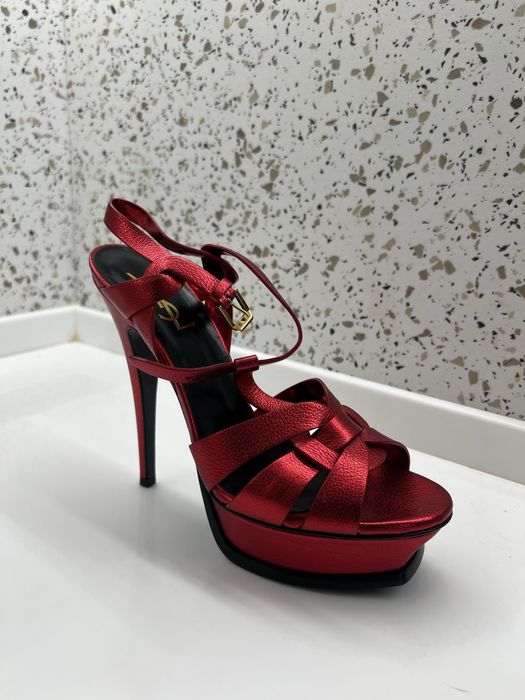 Туфли на высоком каблуке от Saint Laurent