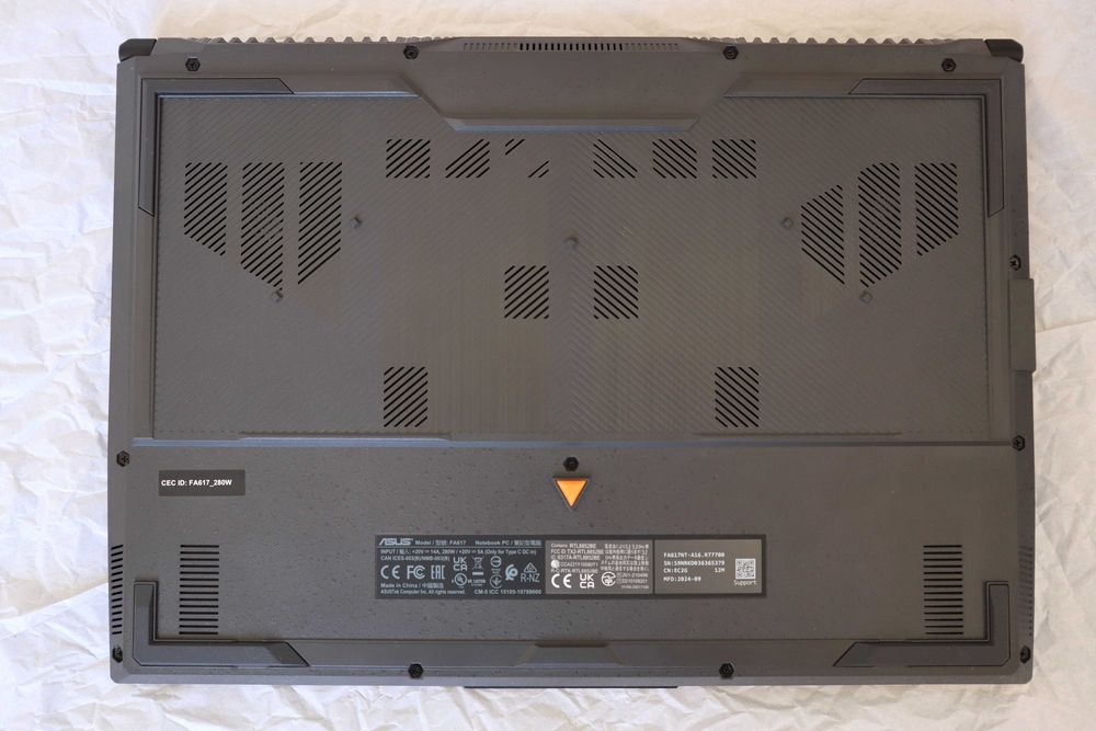 ASUS TUF Gaming A 16/Ryzen 7 7735HS/16GB/512GB SSD/RX 7700S - 8GB