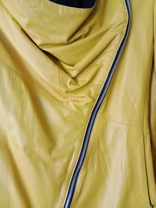 Кожаная женская куртка