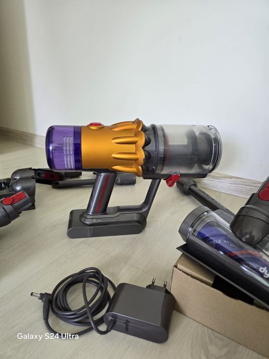Вертикална прахосмукачка Dyson V12 slim absolute