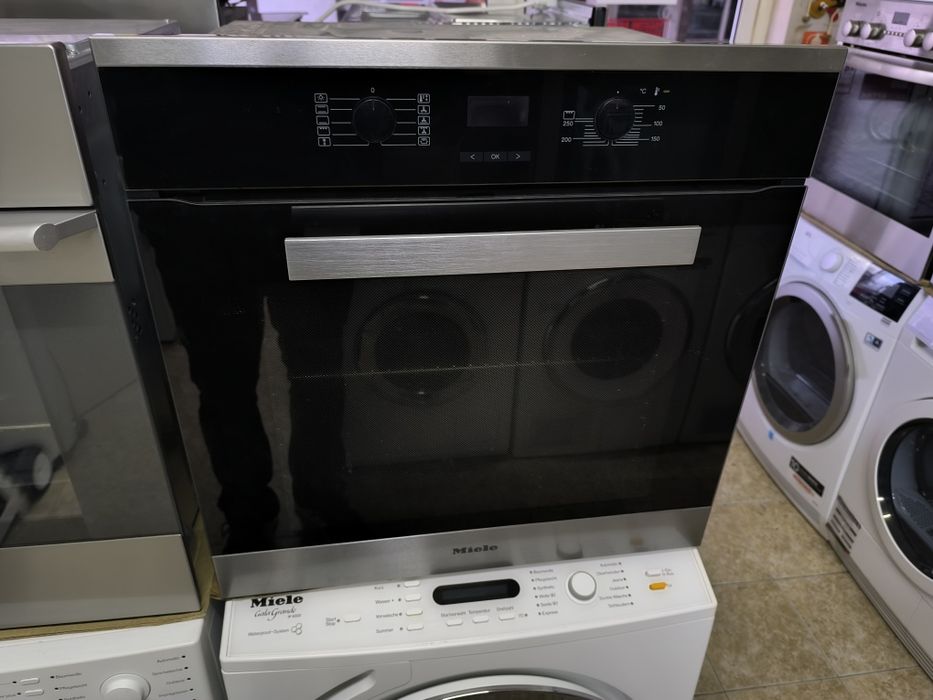 Фурна Miele H2661-1B - 76 литра - клас А