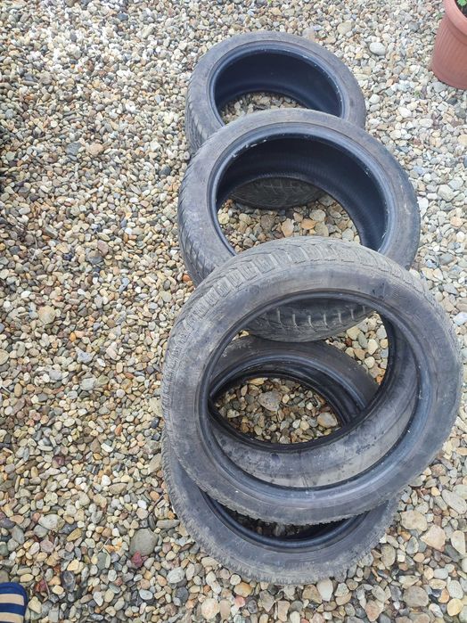 Vând cauciucuri iarna și m+s