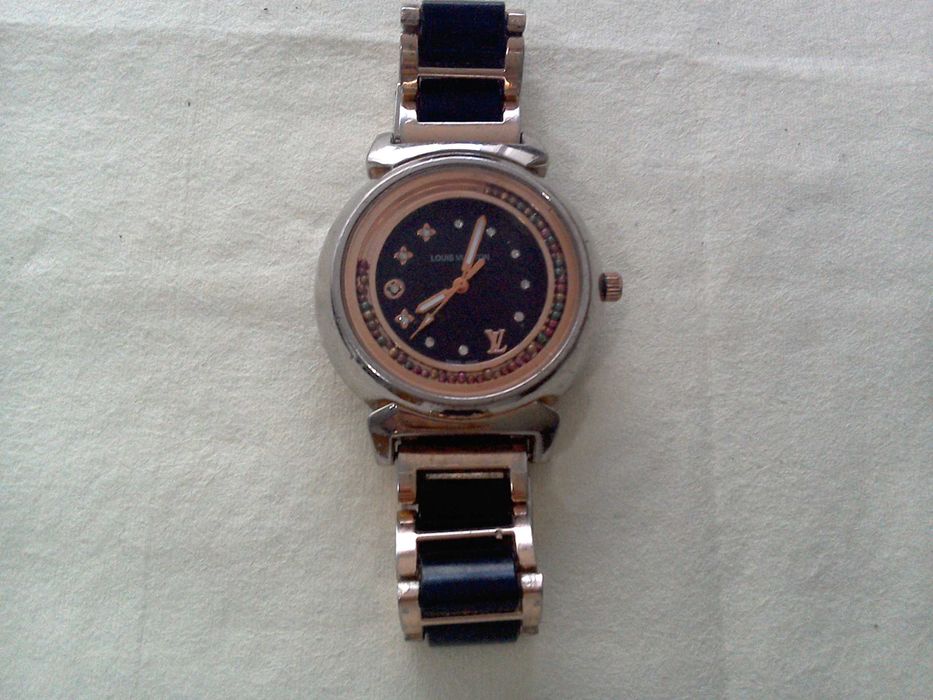 Ceas Louis Vuitton - Swess made, quartz, diamante, W.R. 100 m - 40 mm