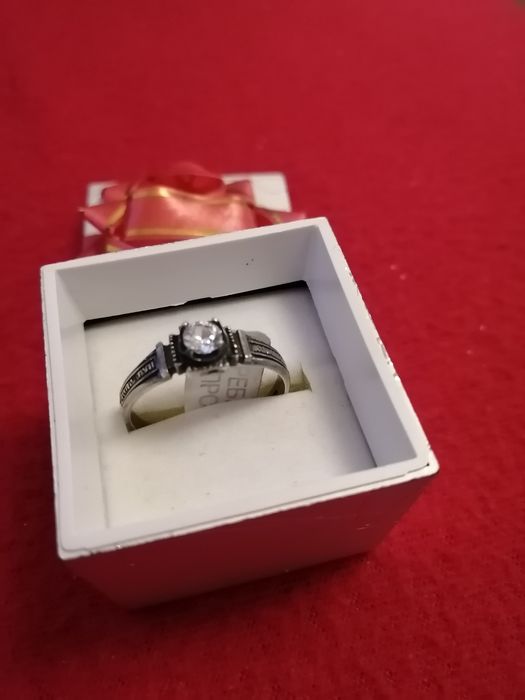 Кольцо серебро. Размер 18. На кольце есть надпись спаси и сохрани.