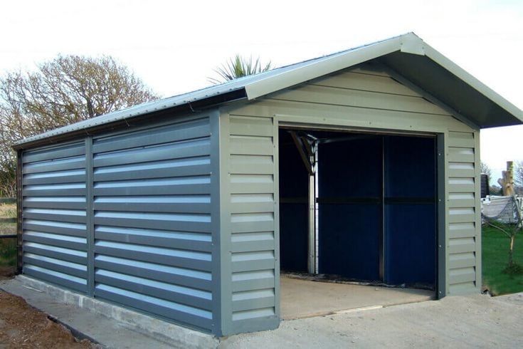 Garaje modulare din panouri sandwich