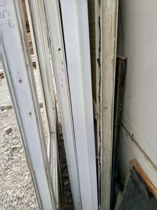 Ақ түсті шағын қойма