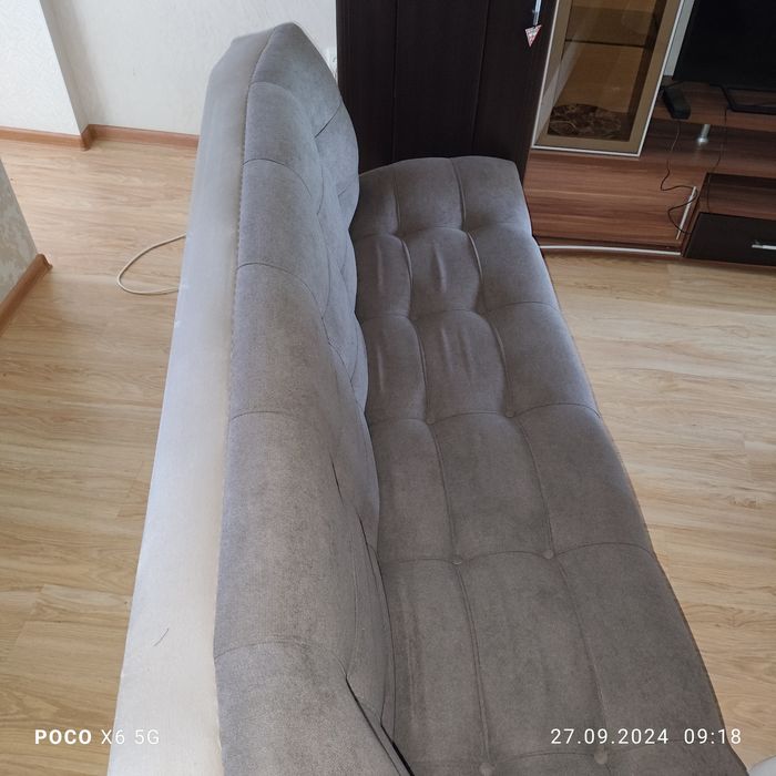 Продам диван новый, с чехлом