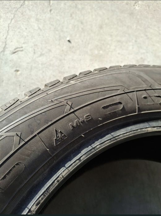 2 Anvelopele de iarnă 205 60 r16 Goodyear