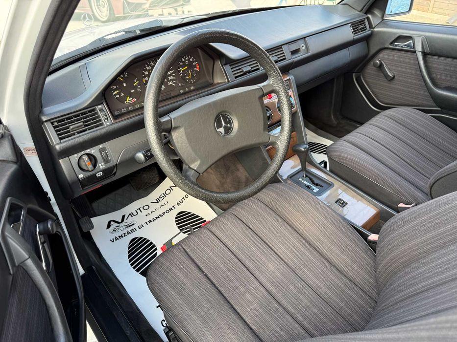 MERCEDES-BENZ E-Class 1989 — imagine 3