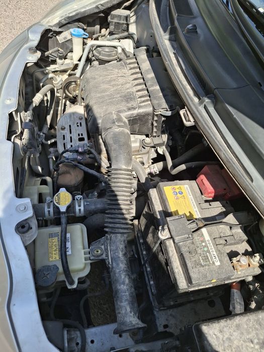 Toyota yaris  хетчбек 2nz