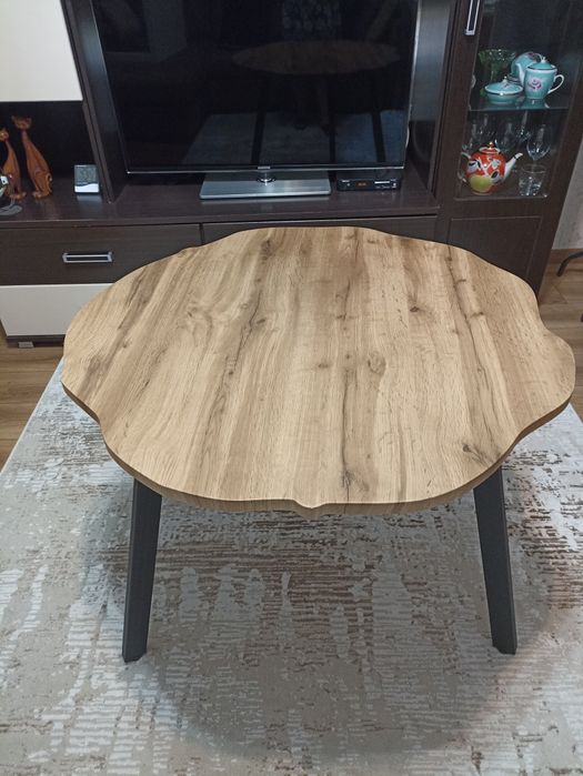 Оригинальный круглый стол