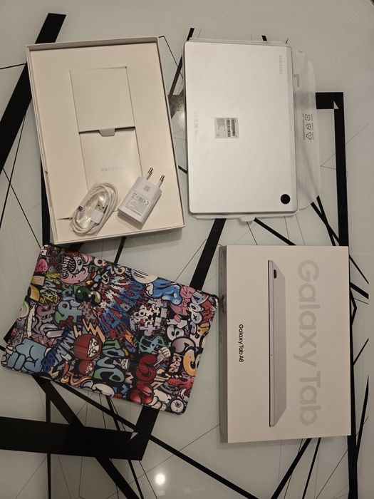 Продаю планшет Samsung A8 64gb