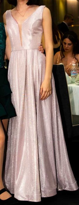 Бална рокля с блясък ефект !