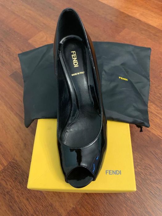 Брендовые туфли Fendi