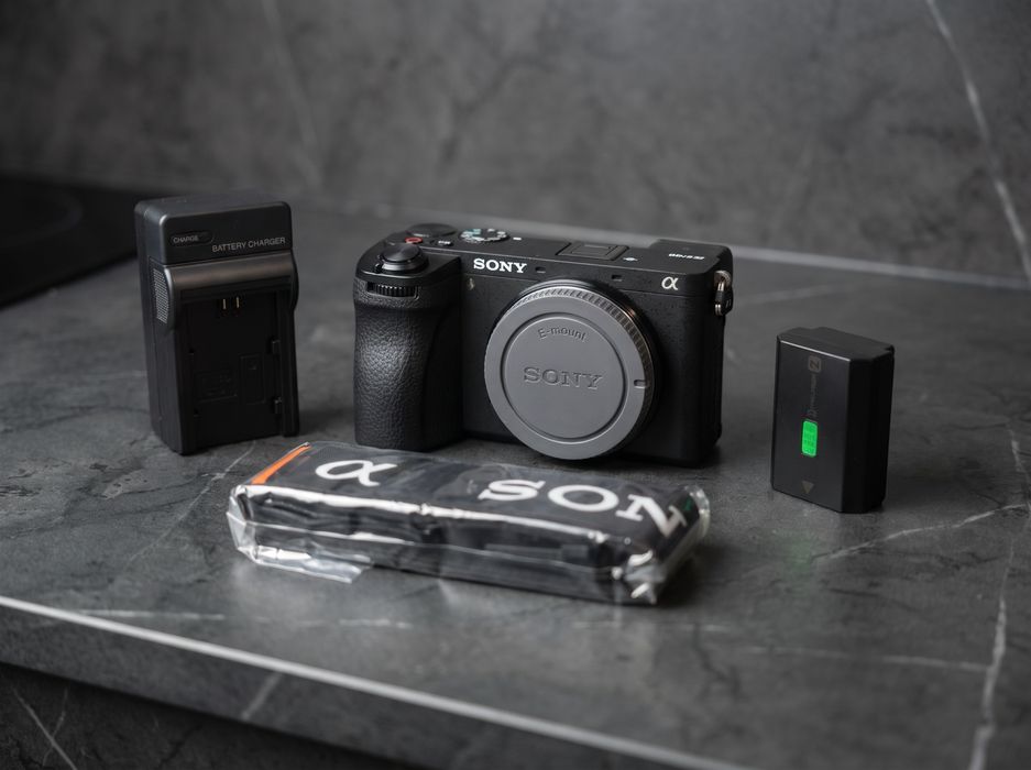Sony a6700, пробег 937, в отличном состоянии