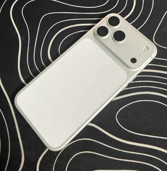 Обменяю Iphone 17 pro max 256gb silver EAC