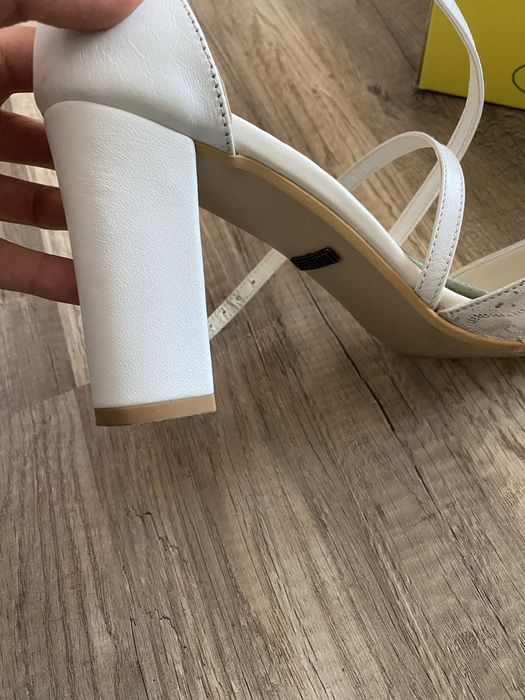 Pantofi eleganti de dama