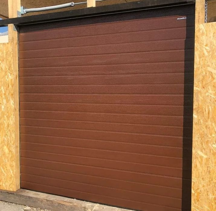 Секционные ворота