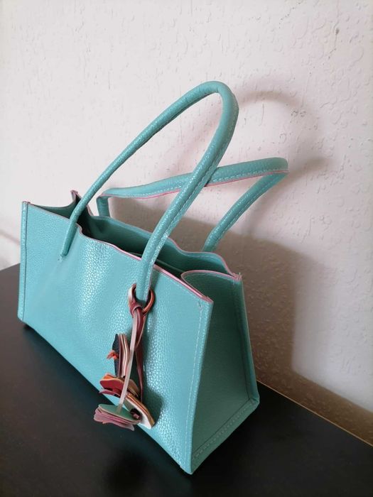 Раници дамски в различни цветове