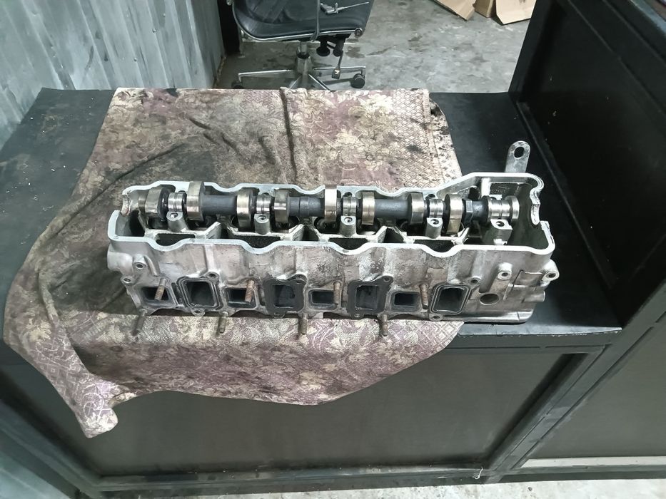 Продам головку 4м40 в оригинале. Опресовонна целая