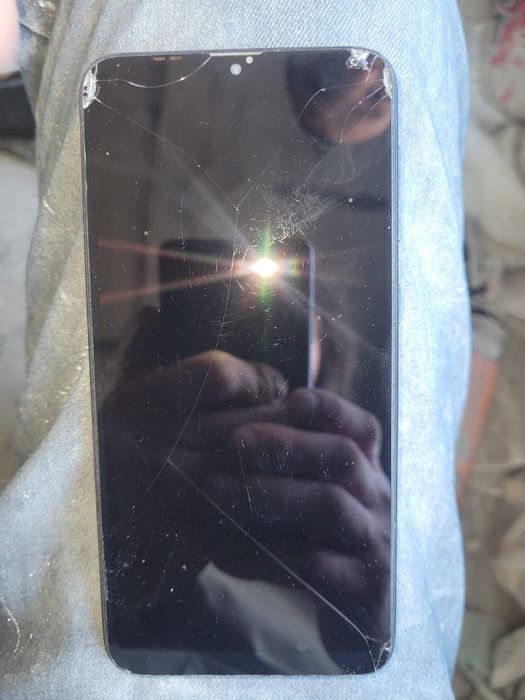 Samsun A10    2-32gb