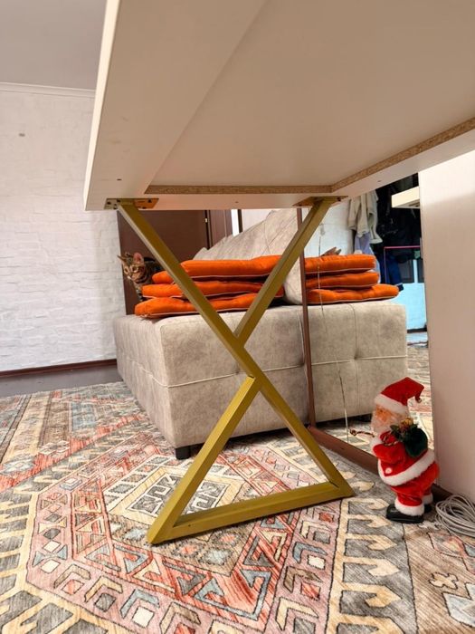 Продаю стол, использовался как компьютерный!