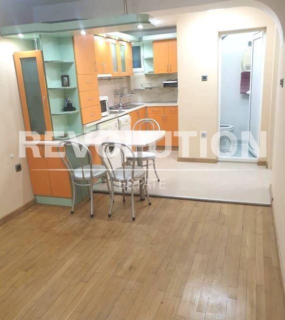 Тристаен апартамент в района на Лятно кино Тракия!