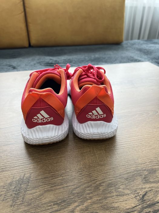 Нови дамски маратонки Adidas