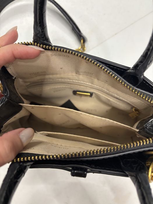 Дамска чанта Guess черна