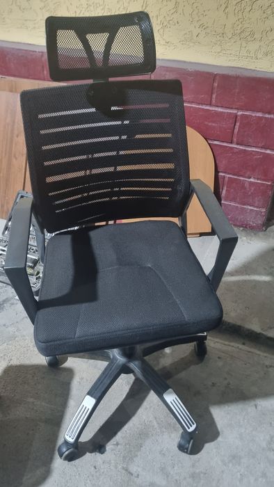 Офисная кресло с