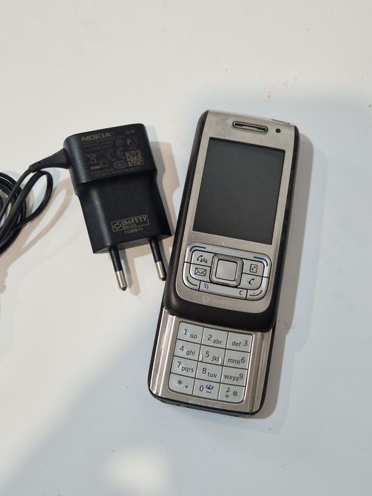 Telefon cu display generos