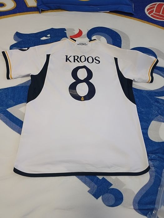 Продавам артиколи на челси и реал мадрид анцуг на челси грейка