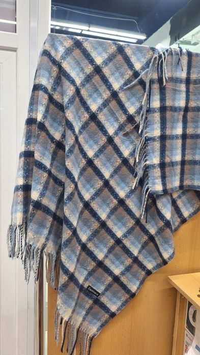 Продаются шарфы теплые, вязаные.