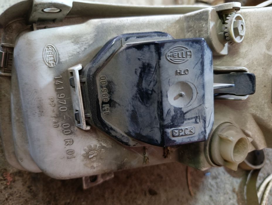 Пассат дельфин б4 правая фар