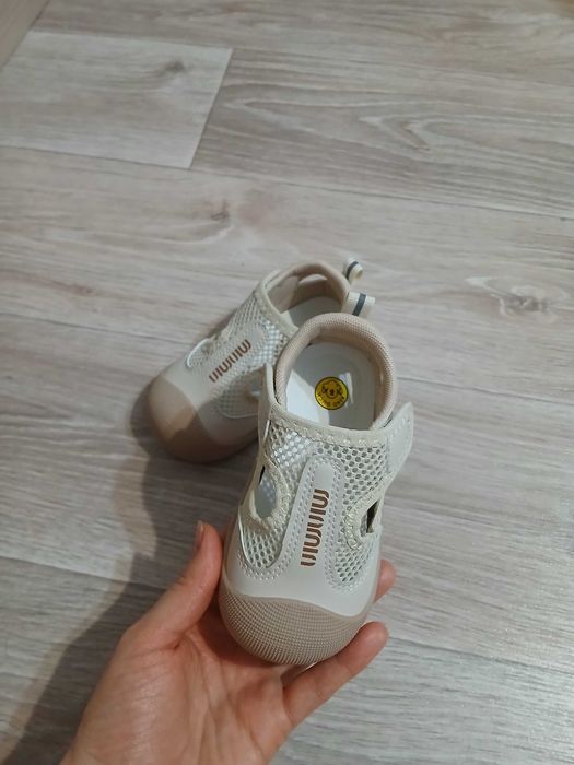 Продам сандалии детские