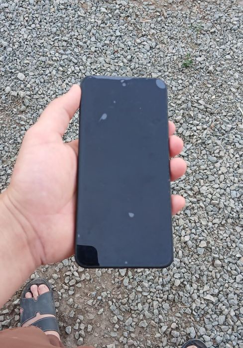 Redmi 15 xotirasi 8 GB 256 GB garantiyasi bor