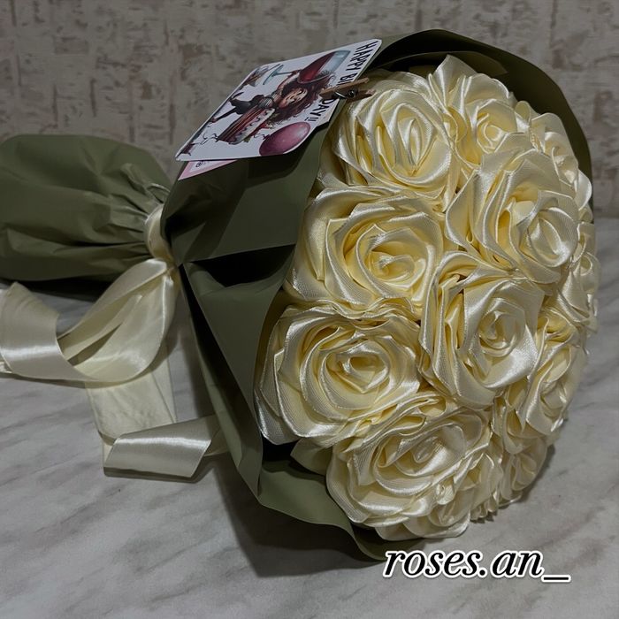 Атласные розы, пионы, тюльпаны