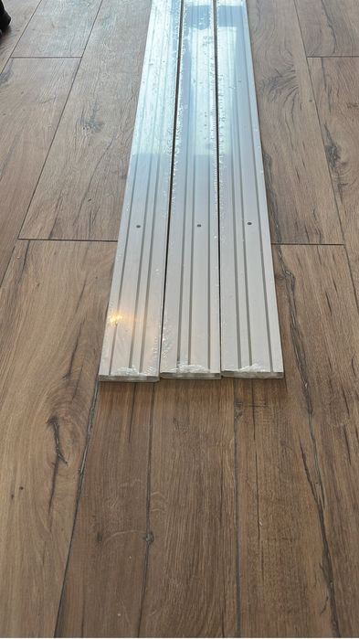 Продам потолочные пластиковые карнизы