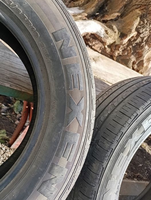 Продам шины б/у в хорошем состоянии.