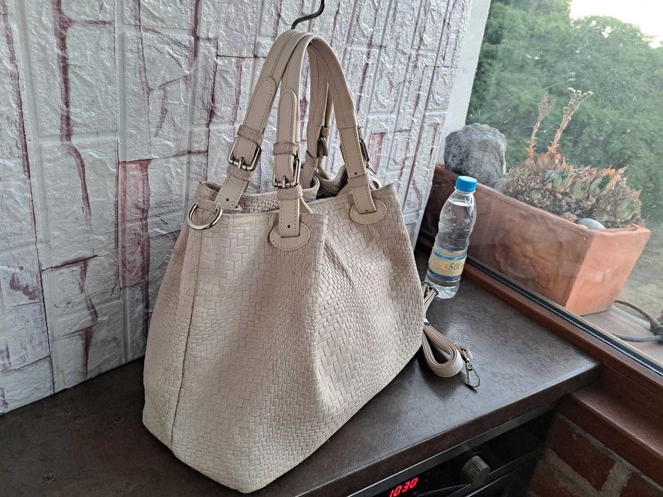 дамска чанта,бежова велурена торба-естествена кожа и велур