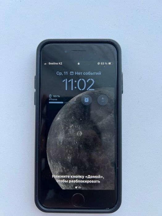 Айфон SE 2020года в хорошем состоянии